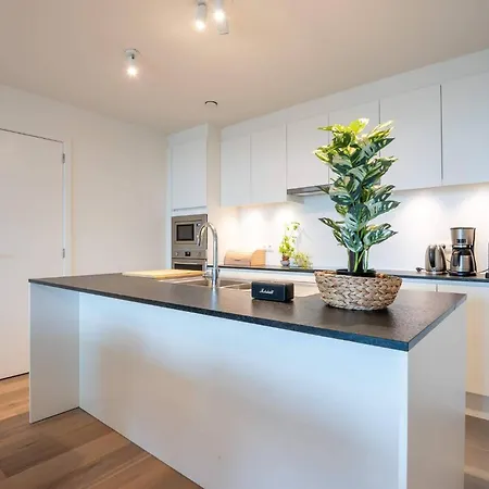 Апартаменти Brand New With 2 Bedrooms *